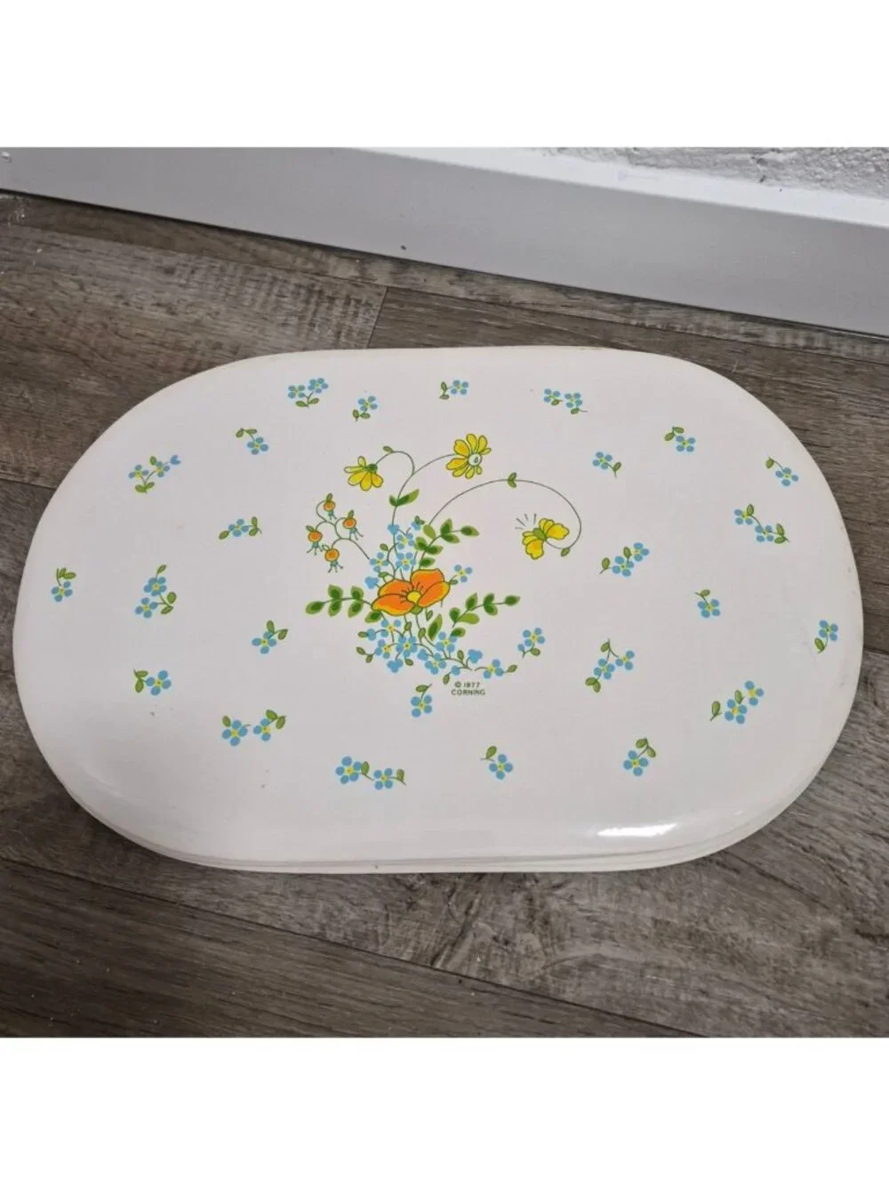 Corning Golden Crown Oval Placemats Set of 5 - 19 Inch White Floral 1977 Korea